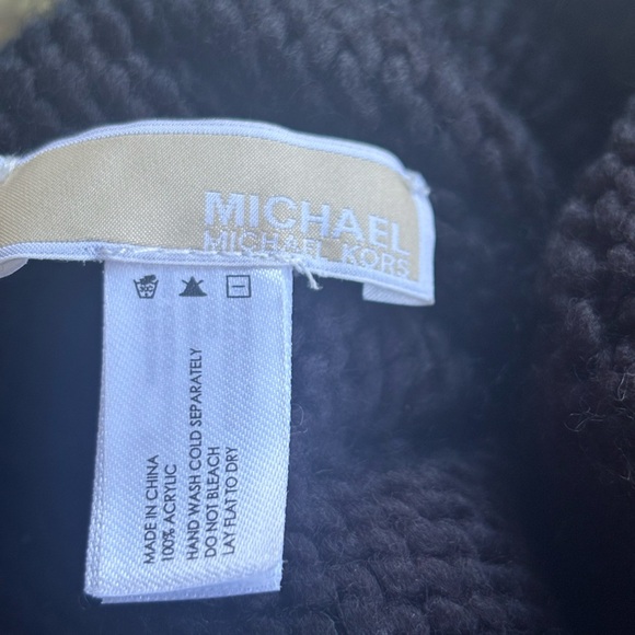 MICHAEL KORS Black and White Pom-Pom Toboggan Hat Beanie Skull Cap Winter Wear - Picture 5 of 5